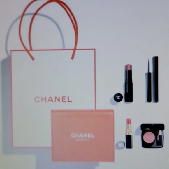 Chanel Makeup takeaways  The Nature Getaway - Picture 6 of 13